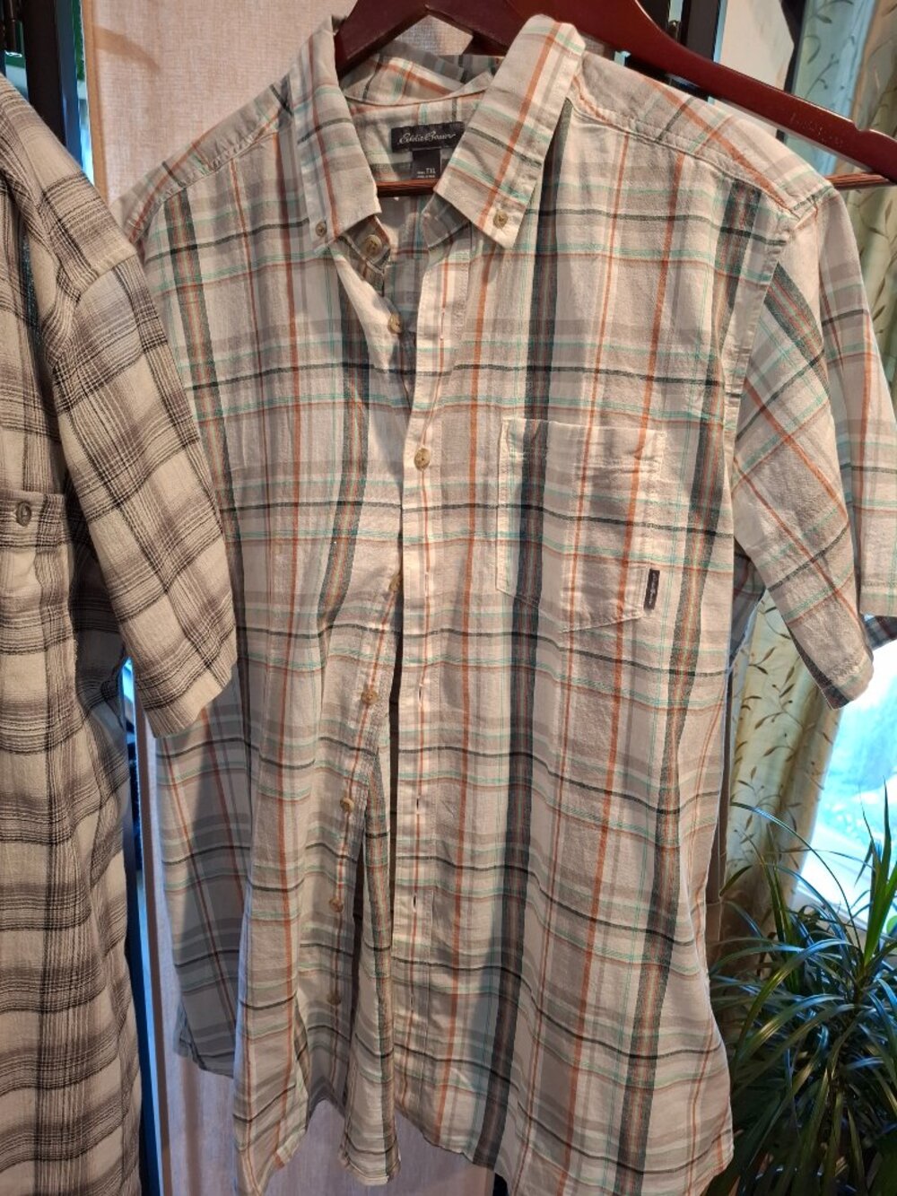 Eddie Bauer Classic Fit Short Sleeve Button up
